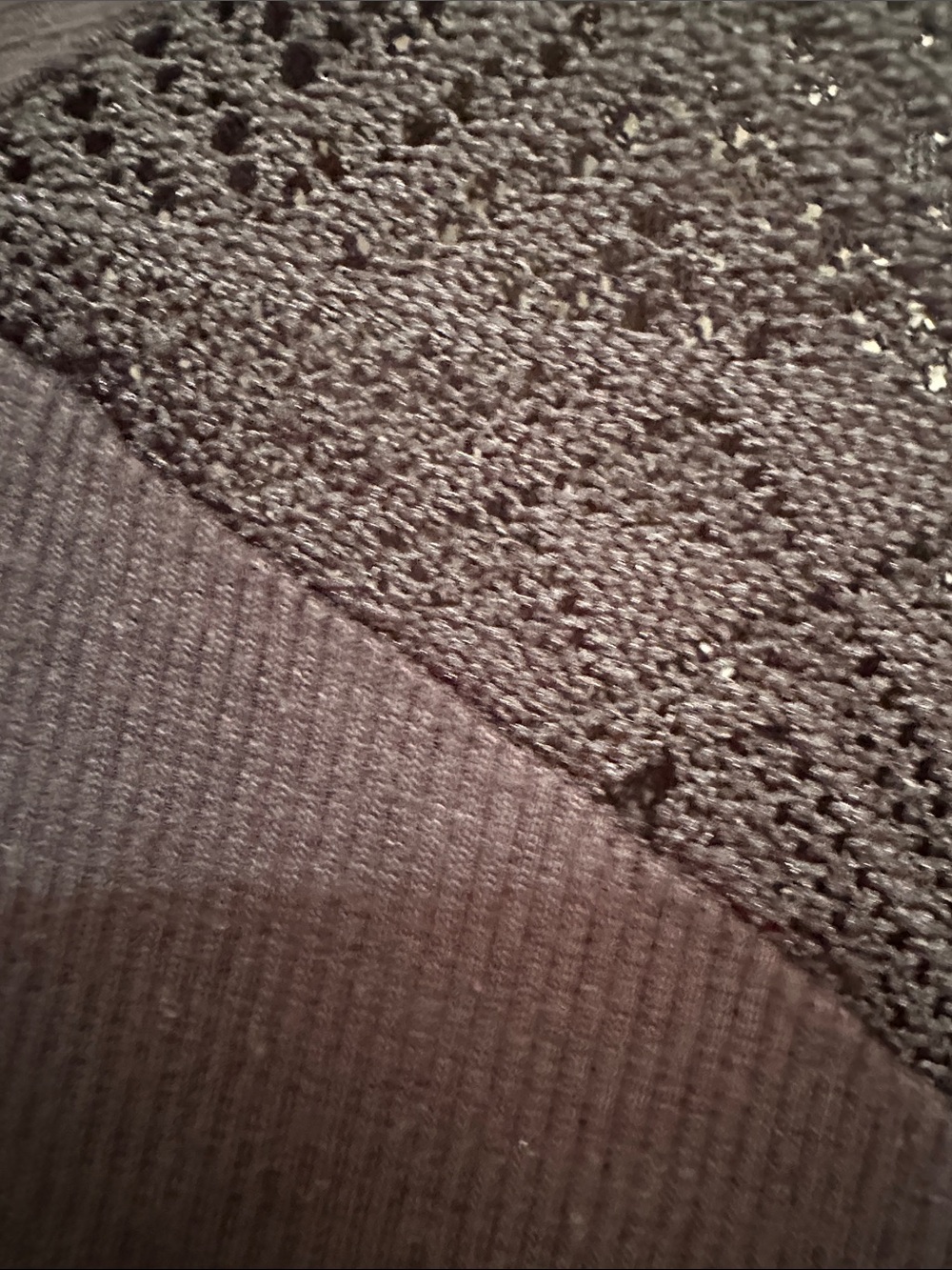 Women’s Black Lace Yoke Cap Sleeve Top - Picture 2 of 3